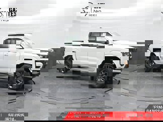 New 2025 Nissan Frontier SV w/ SV Convenience Package image 1