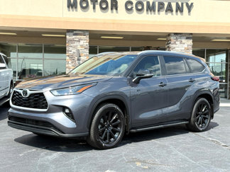 Used 2024 Toyota Highlander XLE image 1