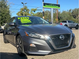Used 2022 Nissan Altima 2.5 SV w/ SV Premium Package image 1