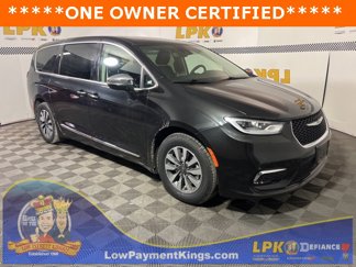 Used 2023 Chrysler Pacifica Limited image 1