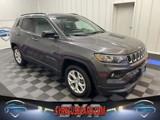 Used 2024 Jeep Compass Latitude image 1