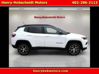 Used 2024 Jeep Compass Limited image 1