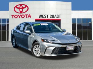 Used 2025 Toyota Camry LE image 1
