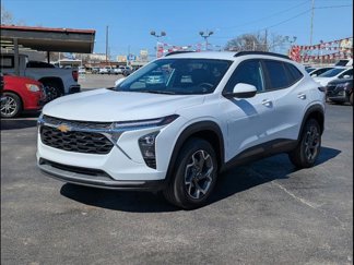 Used 2025 Chevrolet Trax LT w/ Driver Confidence Package image 1