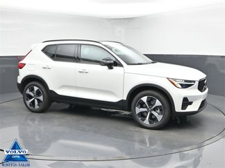 New 2026 Volvo XC40 B5 Core w/ Climate Package image 1