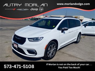 New 2026 Chrysler Pacifica Pinnacle image 1