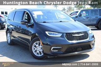 Used 2023 Chrysler Pacifica Touring-L image 1
