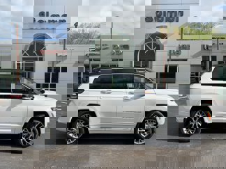 New 2025 Jeep Grand Cherokee L Summit image 1