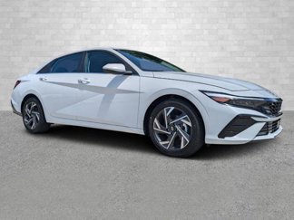 New 2025 Hyundai Elantra SEL image 1