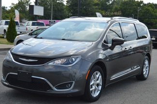 Used 2018 Chrysler Pacifica Touring-L w/ Tire & Wheel Group image 1