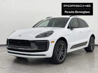 Certified 2025 Porsche Macan Turbo image 1