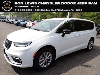 New 2025 Chrysler Pacifica Select image 1