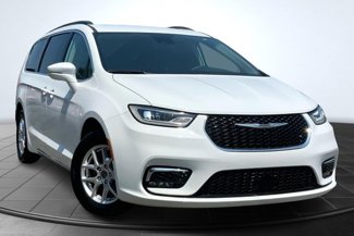 Used 2022 Chrysler Pacifica Touring-L image 1