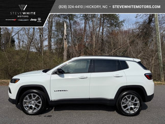 Used 2024 Jeep Compass Latitude image 1