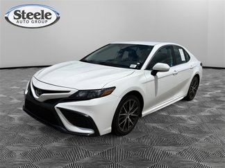 Used 2023 Toyota Camry SE image 1