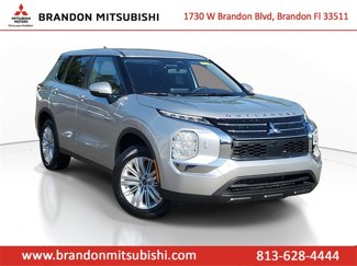 New 2025 Mitsubishi Outlander ES image 1