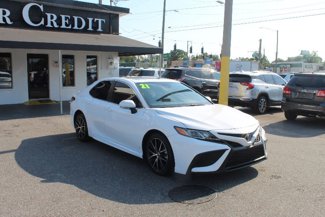 Used 2021 Toyota Camry SE image 1
