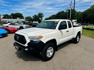 Used 2020 Toyota Tacoma SR image 1