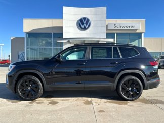New 2025 Volkswagen Atlas SE image 1