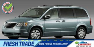 Used 2009 Chrysler Town & Country LX image 1