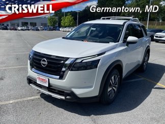 New 2025 Nissan Pathfinder SL image 1