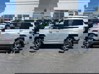 New 2025 Jeep Grand Cherokee L Limited image 1