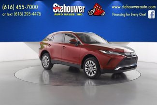 Used 2022 Toyota Venza XLE image 1