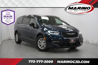 New 2025 Chrysler Pacifica Select image 1