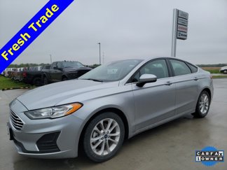 Used 2020 Ford Fusion SE image 1