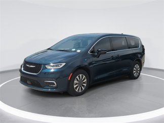 New 2025 Chrysler Pacifica Select image 1