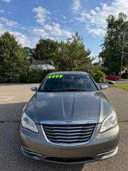 Used 2012 Chrysler 200 Limited image 1