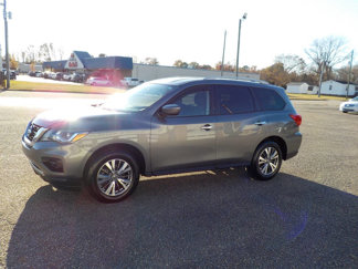 Used 2020 Nissan Pathfinder S image 1