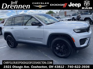 Used 2024 Jeep Grand Cherokee Altitude image 1