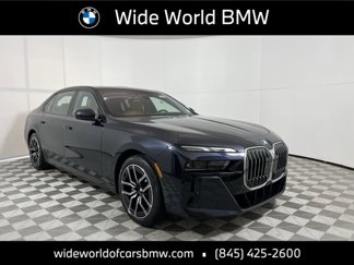 New 2025 BMW 740i xDrive image 1