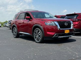 New 2025 Nissan Pathfinder Platinum image 1