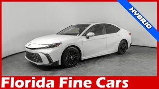 Used 2025 Toyota Camry LE image 1