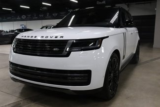 Used 2023 Land Rover Range Rover SE image 1