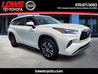 Certified 2021 Toyota Highlander XLE image 1