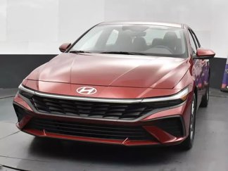 Used 2024 Hyundai Elantra SEL image 1
