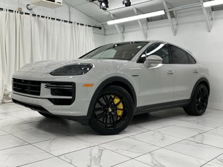 Used 2024 Porsche Cayenne Turbo image 1