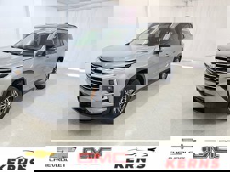 New 2025 Chevrolet Traverse LT image 1