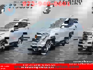 Used 2022 GMC Terrain SLT image 1