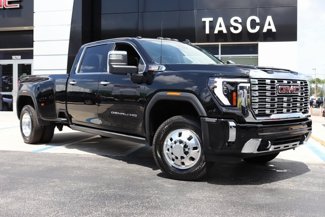 New 2025 GMC Sierra 3500 Denali w/ Denali Reserve Package image 1