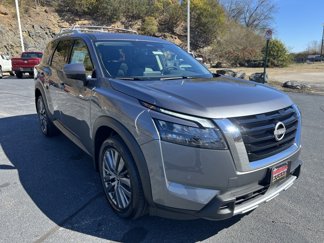 New 2025 Nissan Pathfinder SL w/ SL Premium Package image 1