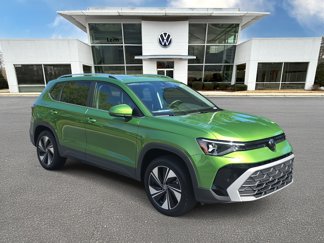New 2025 Volkswagen Taos SE image 1