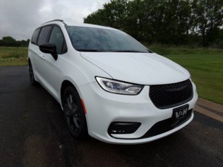 New 2024 Chrysler Pacifica Touring-L w/ S Appearance Package image 1