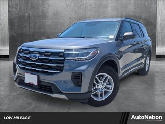 Used 2025 Ford Explorer Active image 1