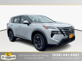 Used 2025 Nissan Rogue SV image 1