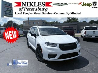 New 2026 Chrysler Pacifica Limited image 1
