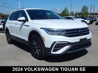Used 2024 Volkswagen Tiguan SE image 1